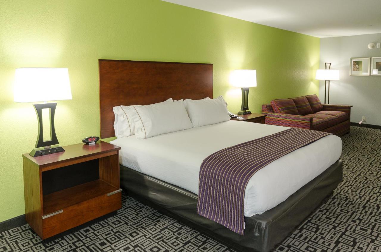 Holiday Inn Express Hickory - Hickory Mart By Ihg Ngoại thất bức ảnh