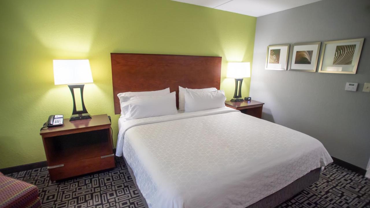 Holiday Inn Express Hickory - Hickory Mart By Ihg Ngoại thất bức ảnh