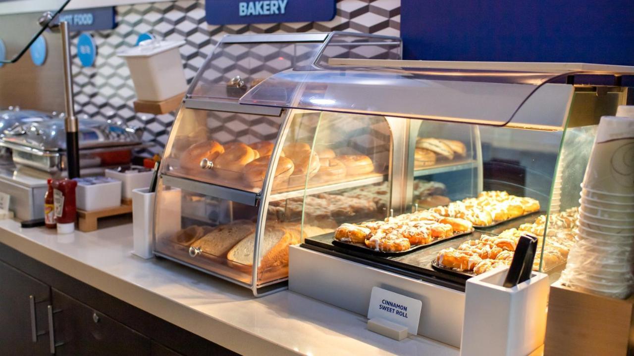 Holiday Inn Express Hickory - Hickory Mart By Ihg Ngoại thất bức ảnh